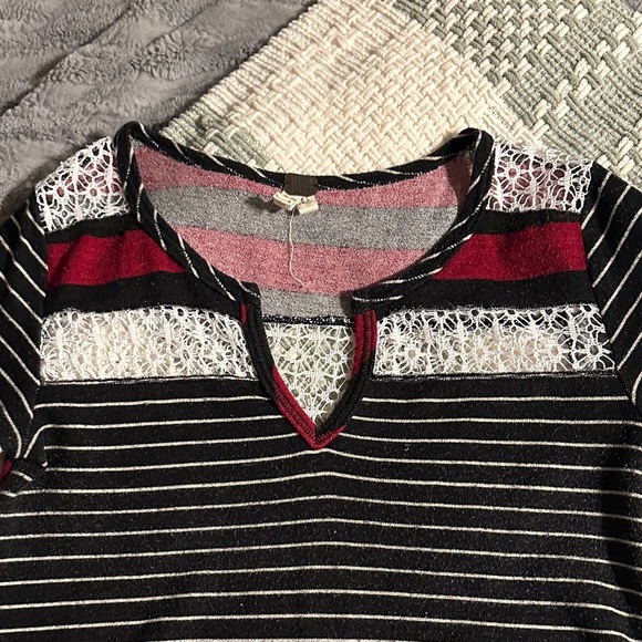 We the Free long sleeve - Picture 2 of 6